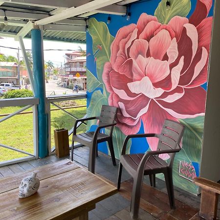 The Bocas Corner Hostel Bocas del Toro Buitenkant foto
