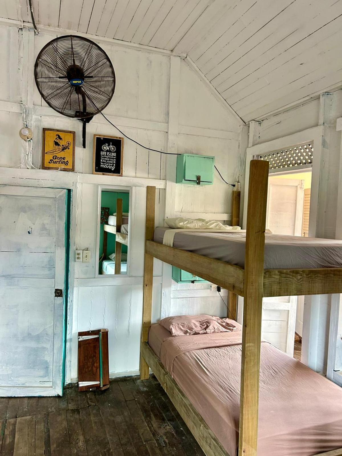 The Bocas Corner Hostel Bocas del Toro Buitenkant foto