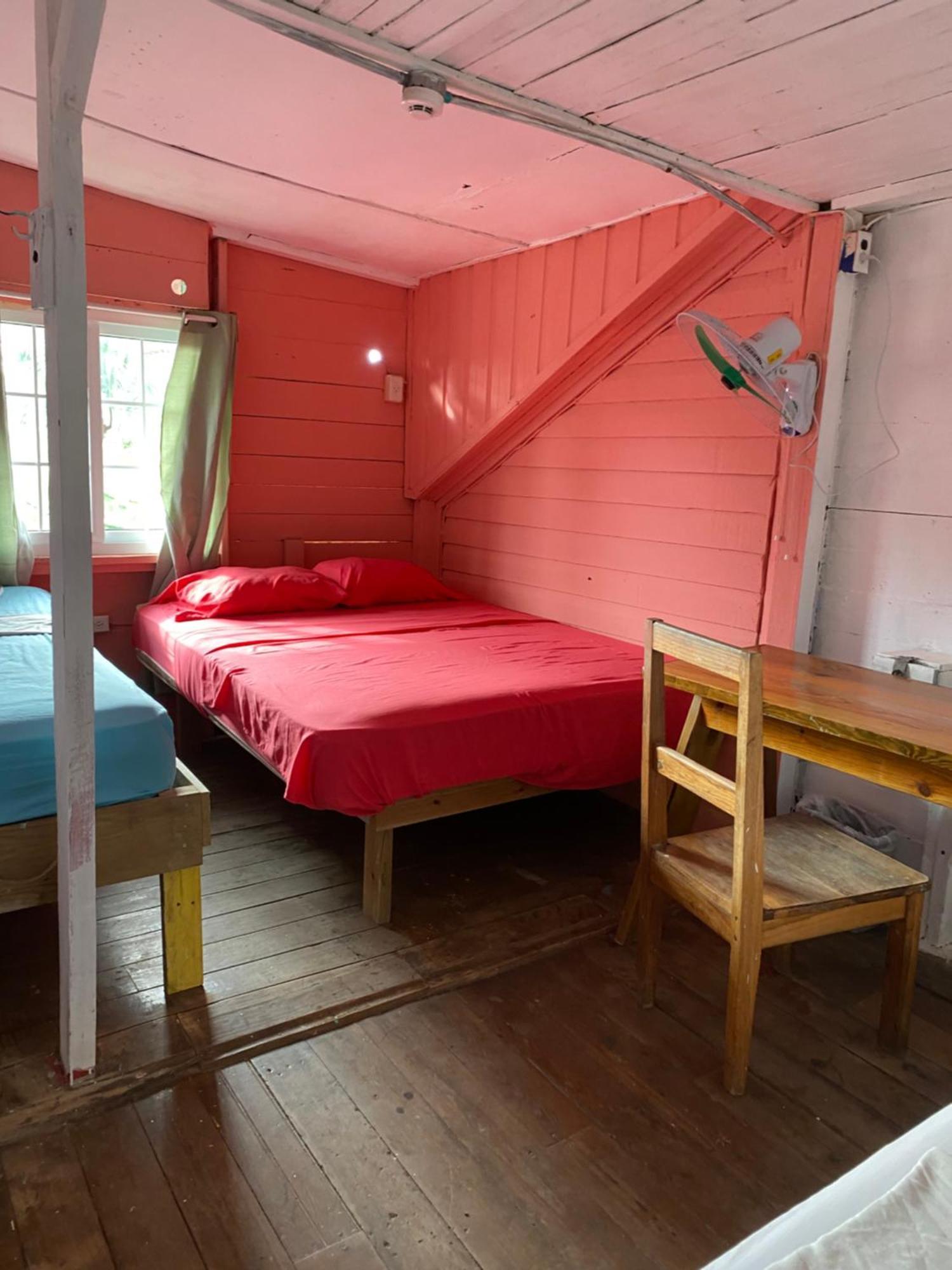The Bocas Corner Hostel Bocas del Toro Buitenkant foto